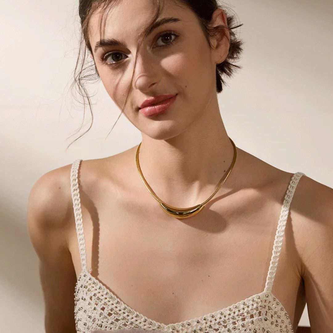 colar gargantilha dourada feminina