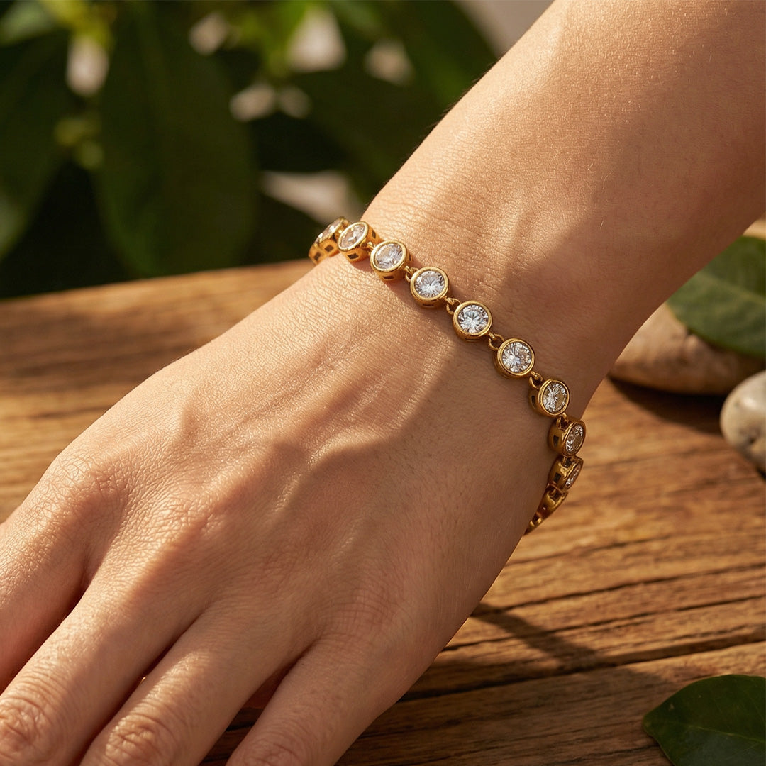 pulseira feminina elegante com zirconicas