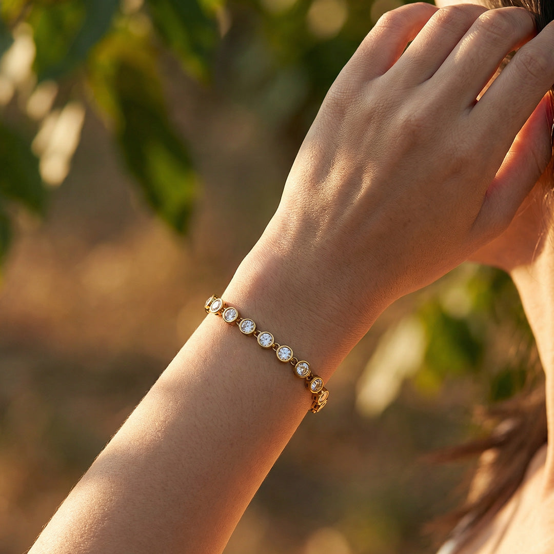 pulseira feminina elegante com zirconicas