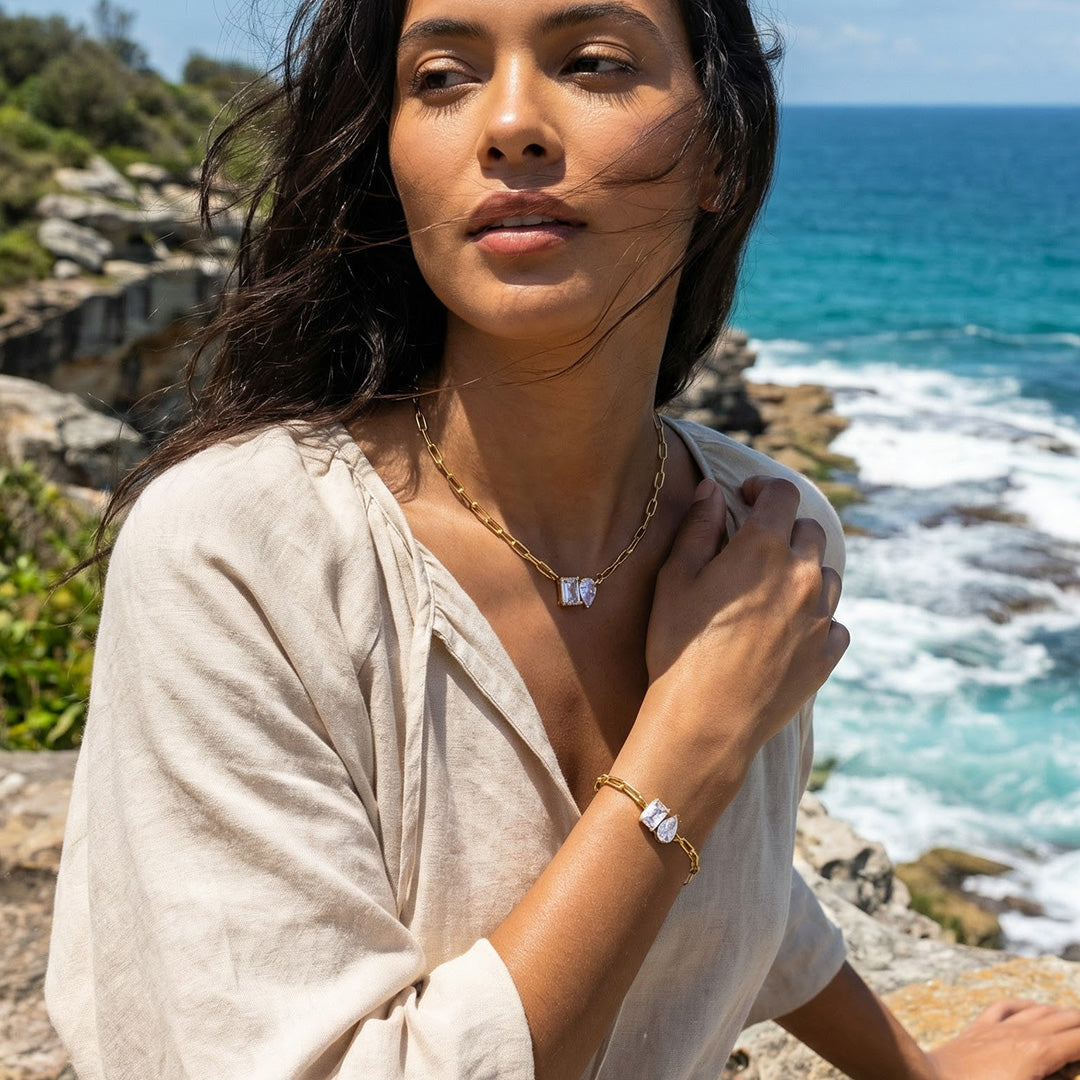 conjunto colar e pulseira dourado com zirconias