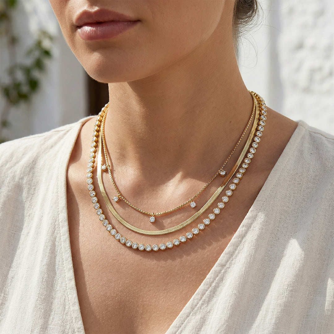 colar feminino elegante com zirconias