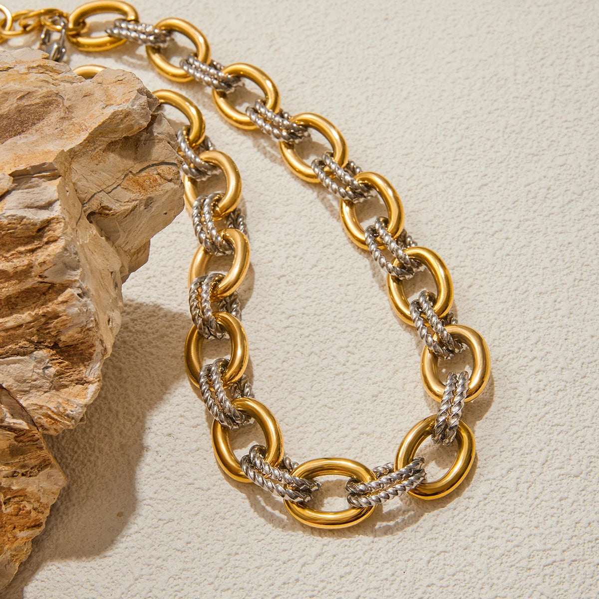 colar elos grossos feminino