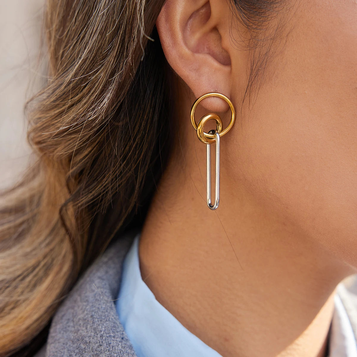 brinco elegante minimalista argola